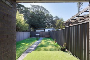 Property grounds - Spacious Glebe Retreat · Yard & Parking · Pet Friendly (Glebe)