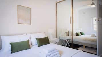 2 bedrooms, iron/ironing board, travel cot, free WiFi