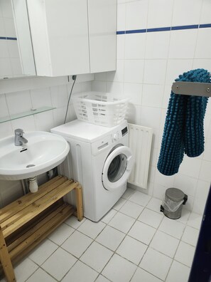 Dusche, Handtücher, Seife, Toilettenpapier