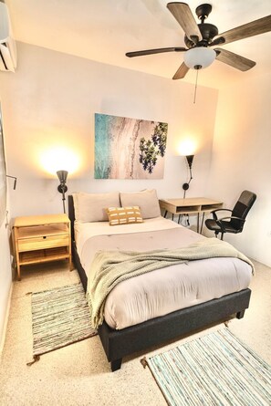 3 habitaciones, escritorio, tabla de planchar con plancha y wifi gratis 