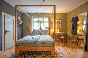 6 chambres, fer et planche à repasser, Wi-Fi, draps fournis