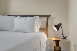 4 chambres, bureau, fer et planche à repasser, accès au Wi-Fi (inclus)