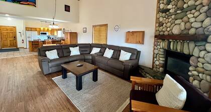 Affordable Slope-Side: 3BR Condo w/ Private Hot Tub, Gas Fireplace, Great Location & Views.