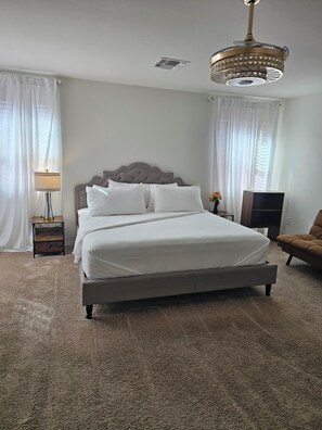 4 makuuhuonetta, silitysrauta/-lauta, internet, vuodevaatteet