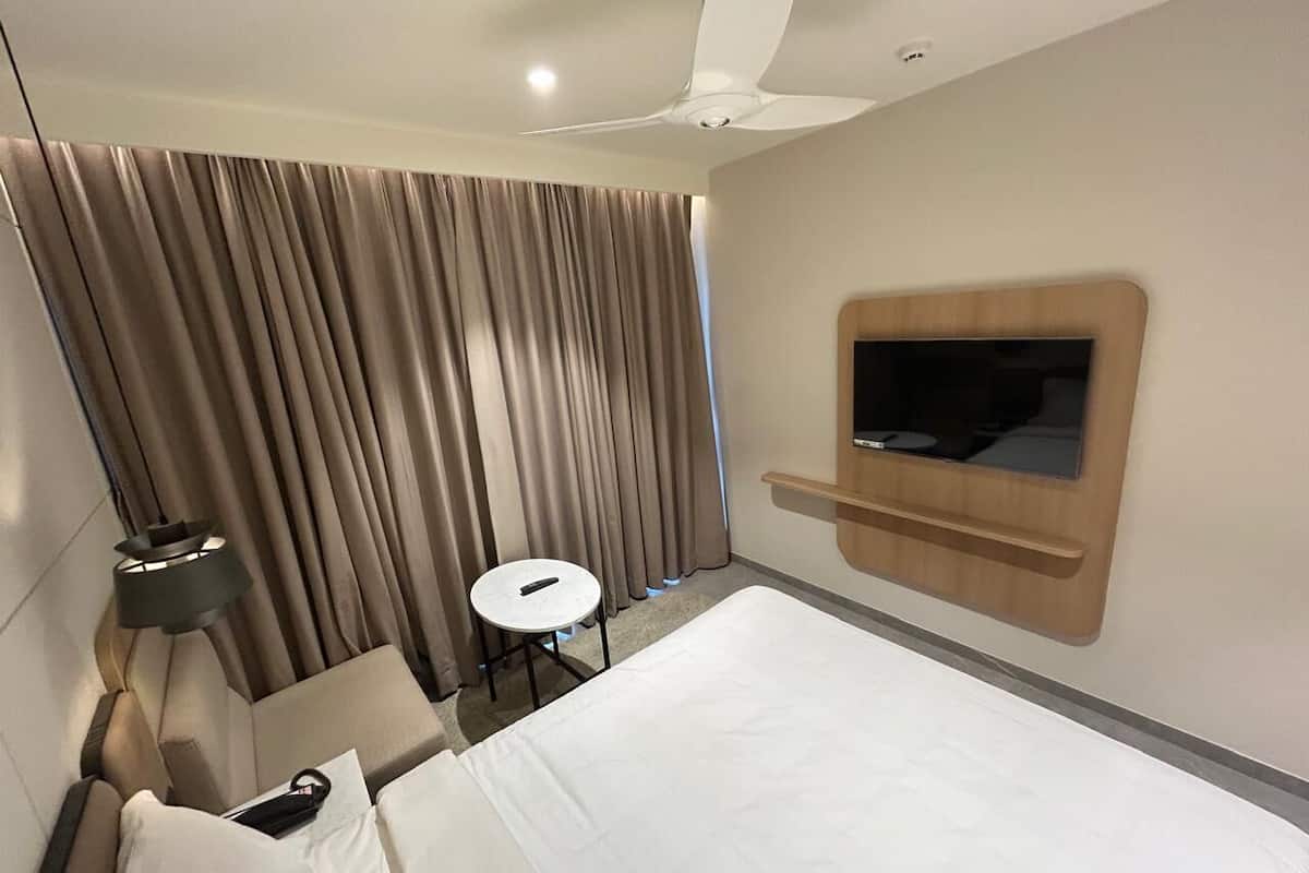 Quarto casal luxo | Cofres nos quartos, Wi-Fi de cortesia