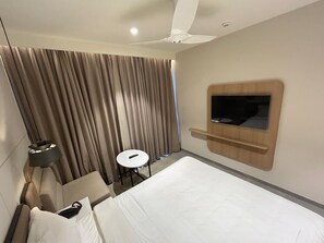 Deluxe Double Room - 7 Apple Hotel Vizag (Visakhapatnam)
