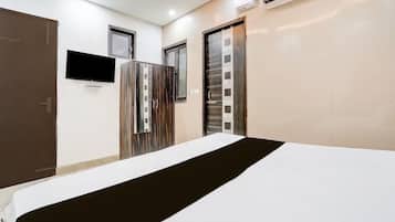 Deluxe Double Room | Free WiFi, bed sheets