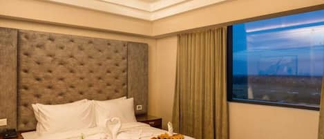 Caja de seguridad en la habitación y escritorio