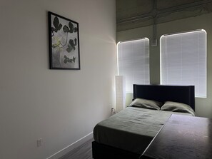 1 多间卧室、熨斗/熨衣板、WiFi、床单