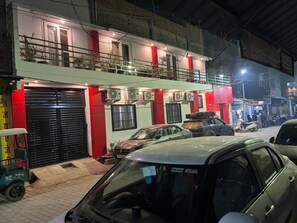 Exterior - Krishna Inn (Prayagraj)