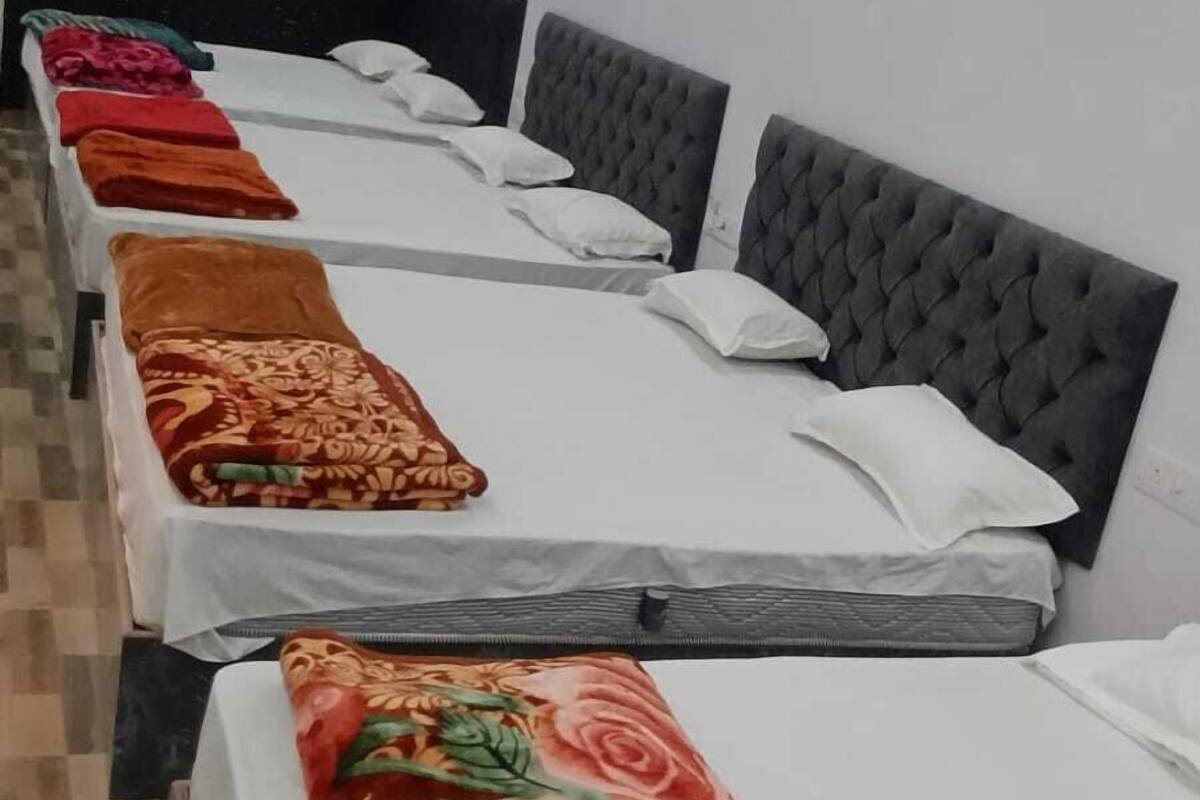 Classic Room | Rollaway beds, free WiFi, bed sheets