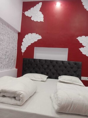 华丽客房 | 折叠床/加床（额外收费）、免费 WiFi、床单