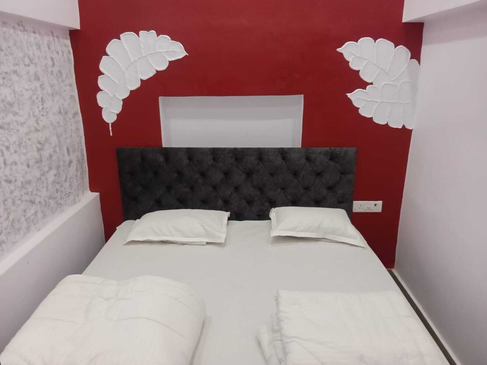 Deluxe Room | Rollaway beds, free WiFi, bed sheets