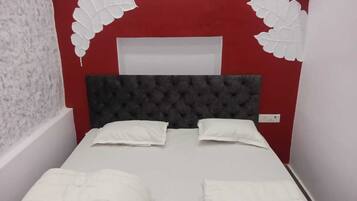 Deluxe Room | Rollaway beds, free WiFi, bed sheets