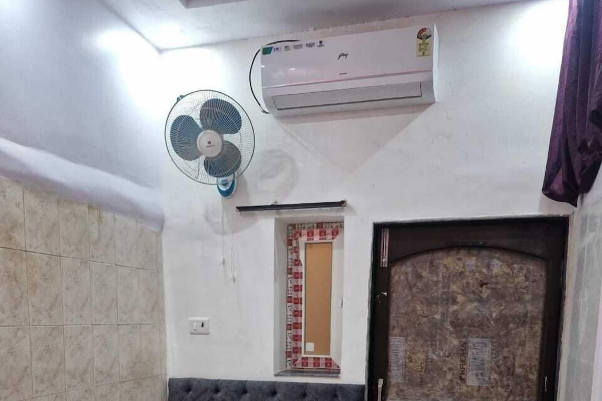单人房 | 折叠床/加床（额外收费）、免费 WiFi、床单