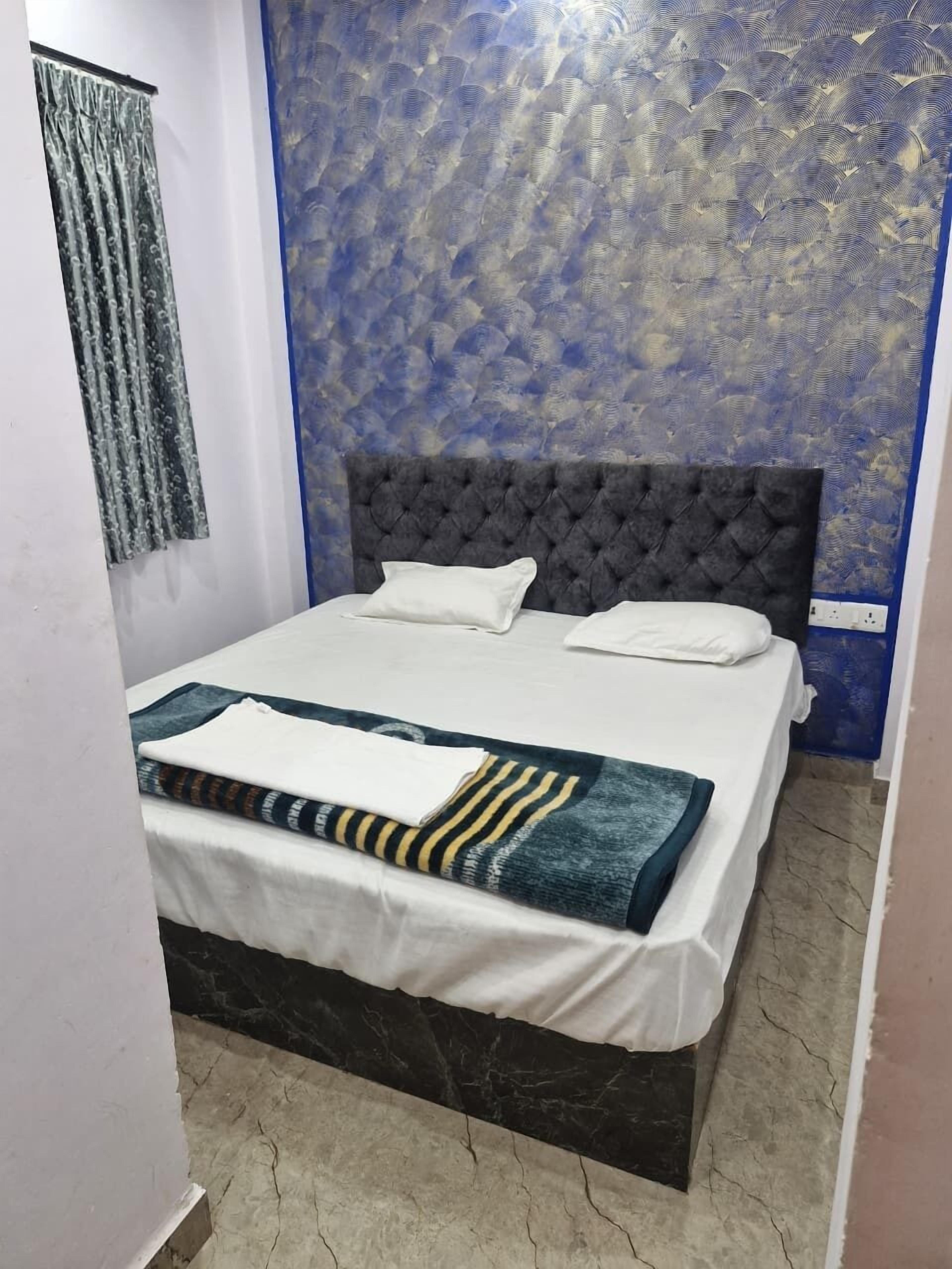 أسرّة قابلة للطي وواي فاي مجانًا وملاءات أسرّة