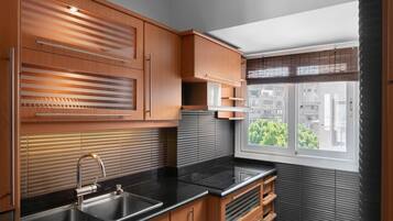 Refrigerador, microondas, horno y parrilla de estufa