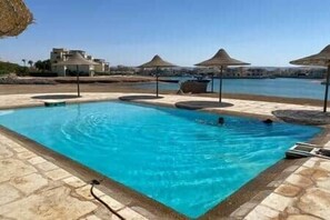 Pool - The Charming Beachfront Retreat in Fanadir (Hurghada)