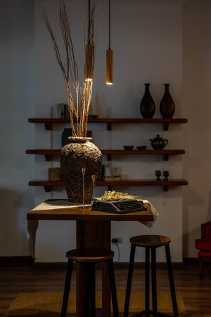 Interior - The Vintage Sunshine (Cairo)