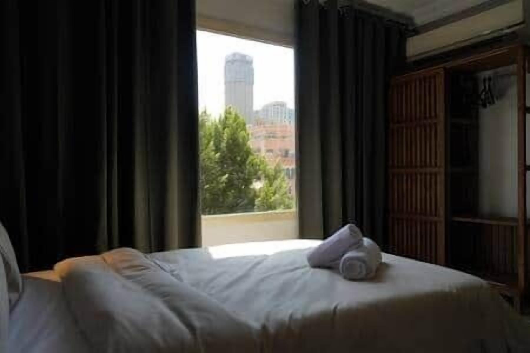 2 habitaciones, tabla de planchar con plancha, wifi y ropa de cama 