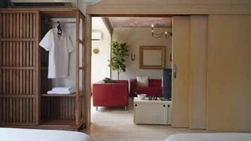 2 habitaciones, tabla de planchar con plancha, wifi y ropa de cama