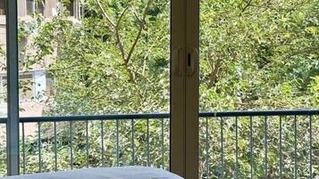 2 habitaciones, tabla de planchar con plancha, wifi y ropa de cama