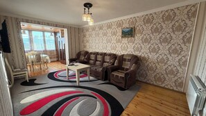 Comfort Apartment, Balcony, City View | Living area - Sheki Central Apartment Deluxe (Sheki)