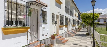 Townhouse with pool next to the beach