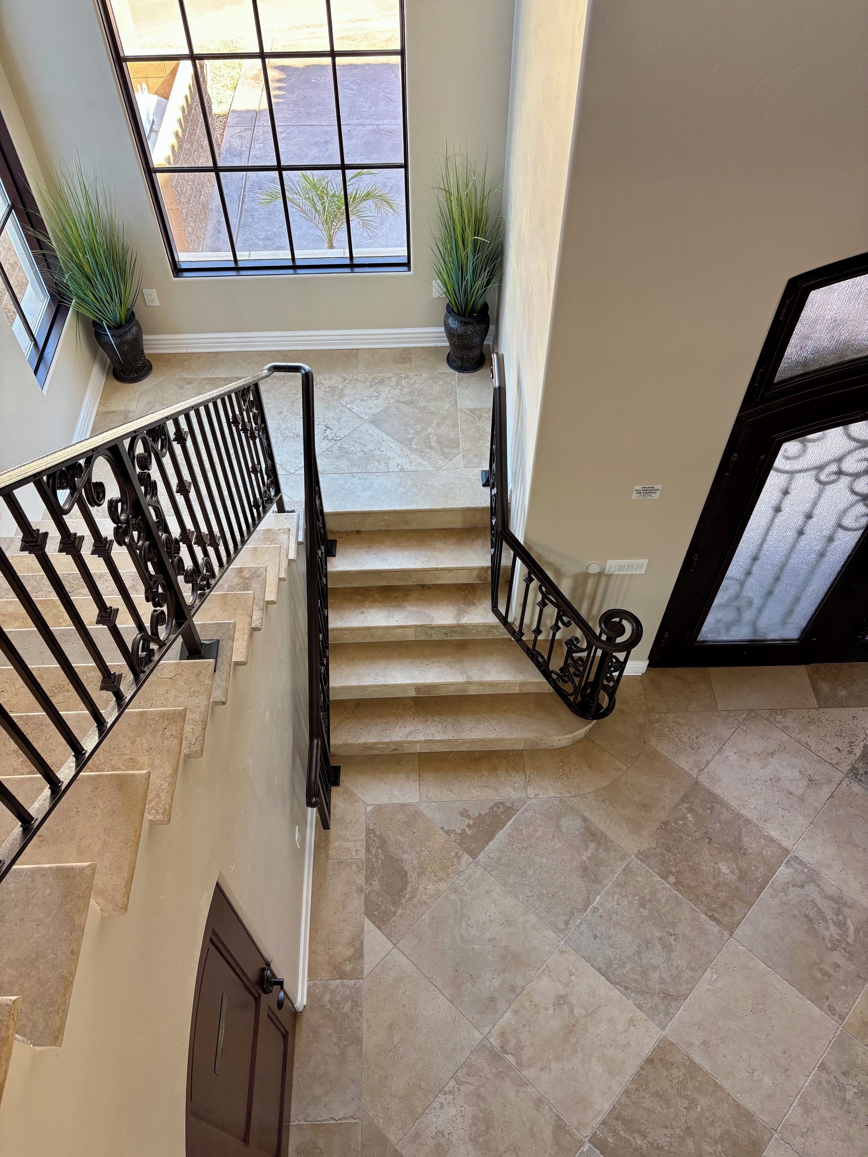 المنشأة من الداخل