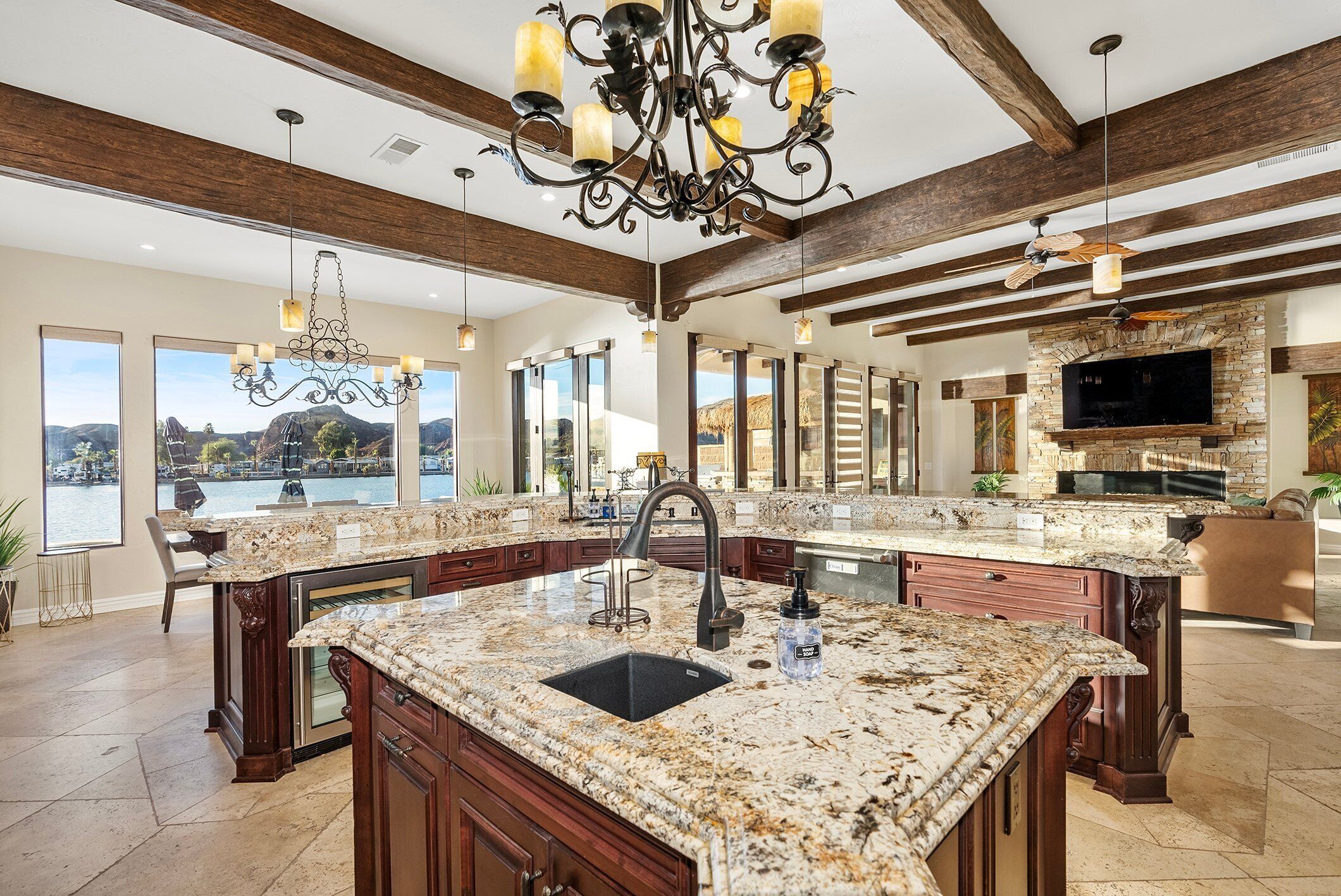 ثلاجة، ميكروويف، فرن، موقد طهي مسطح