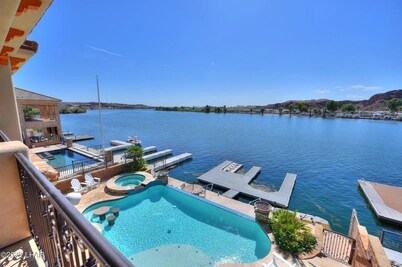 Splash Landing! Dock, Pool & Hot Tub | Riverfront House & Guest