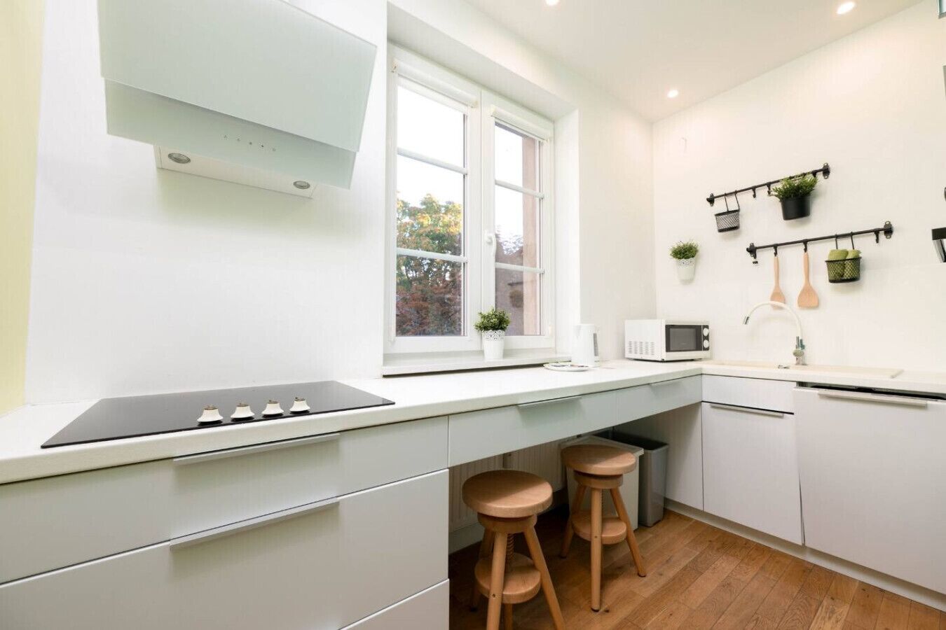 Kühlschrank, Ofen, Herdplatte, Geschirrspüler