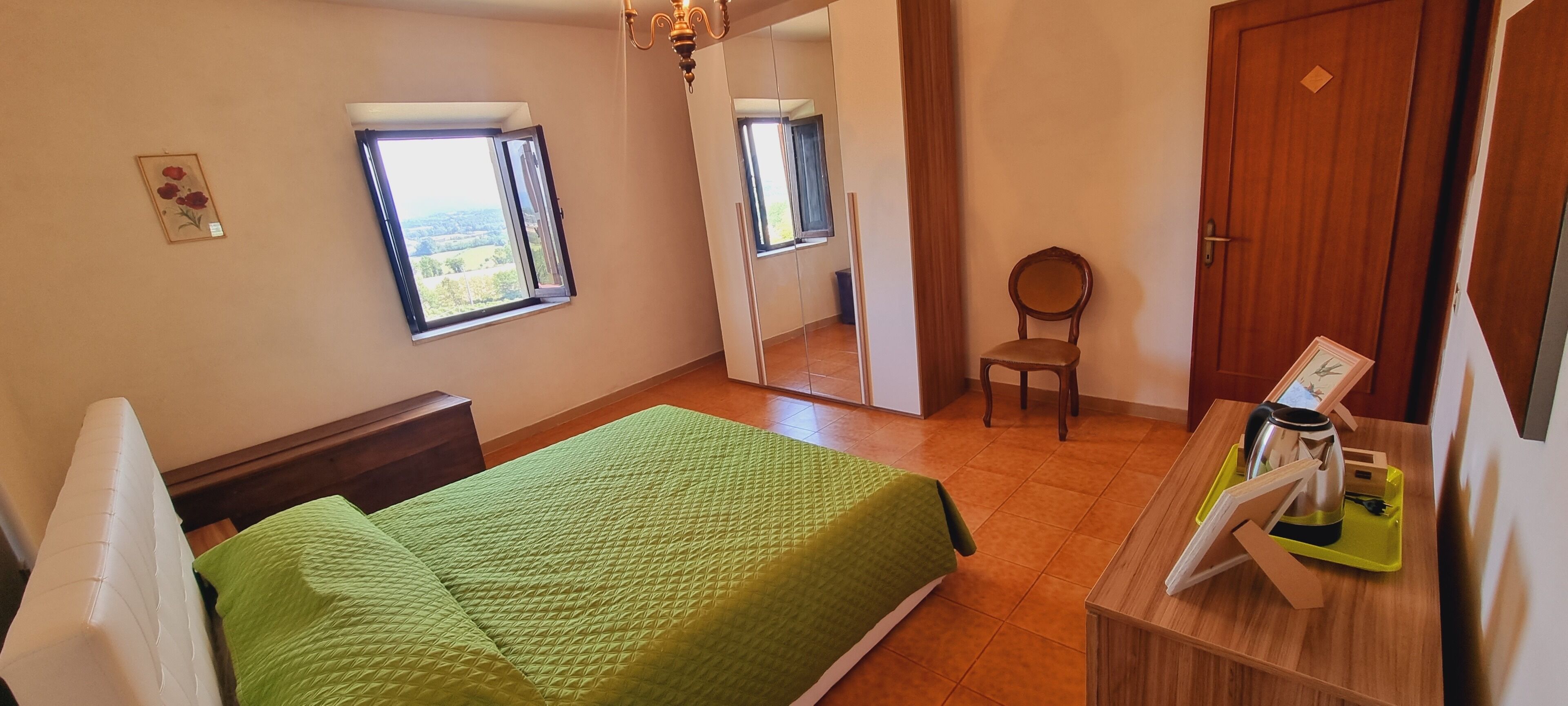 3 Schlafzimmer, Schreibtisch, Internetzugang, Bettwäsche