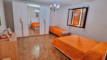 3 Schlafzimmer, Schreibtisch, Internetzugang, Bettwäsche