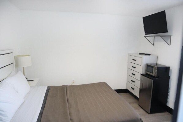 1 chambre, fer et planche à repasser, Wi-Fi gratuit, draps fournis