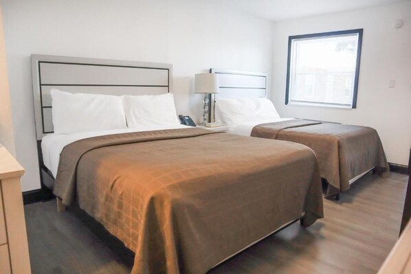 1 chambre, fer et planche à repasser, Wi-Fi gratuit, draps fournis