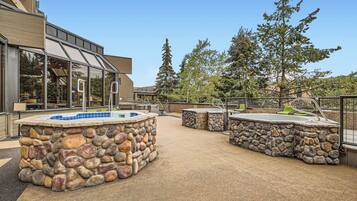 Bañera de hidromasaje exterior