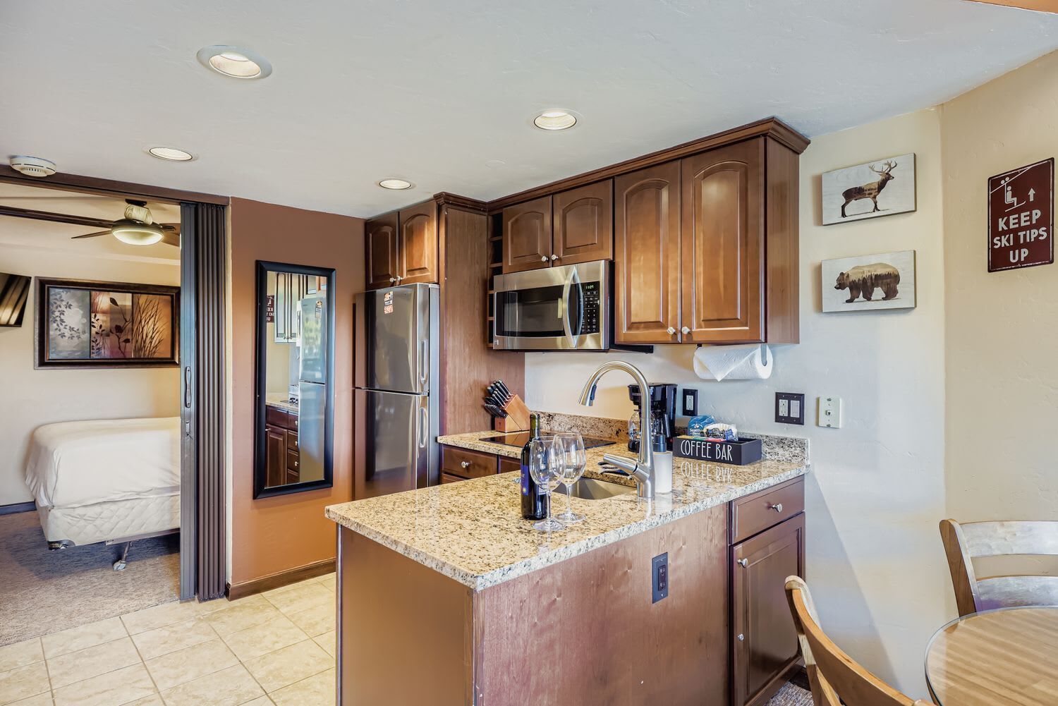 Fridge, microwave, stovetop, dishwasher