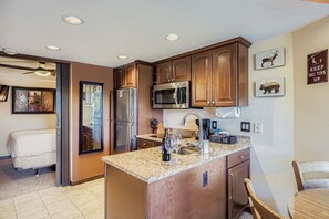 Refrigerador, microondas, parrilla de estufa y lavavajillas 