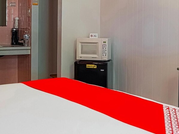 1 habitación, tabla de planchar con plancha, wifi gratis y ropa de cama 