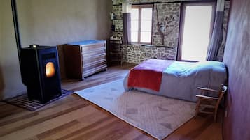 1 bedroom, iron/ironing board, bed sheets