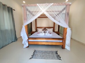 Chambre Double Économique, patio, vue piscine | Coffres-forts dans les chambres