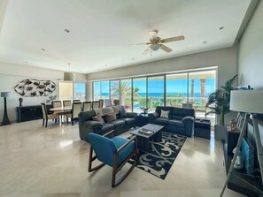 TV - Tranquil Beachfront Condo 2BR Family Retreat (Playa Miramar)