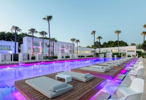Seasonal outdoor pool, open 7:00 AM to 7:00 PM, free pool cabanas