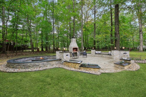 DC Luxury Family Retreat in Forest—Spacious Full of Fun w/ Zipline Waterfall