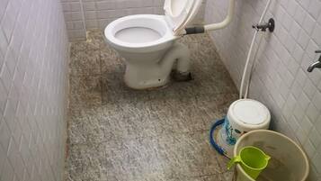 Ducha, toallas, jabón, shampoo