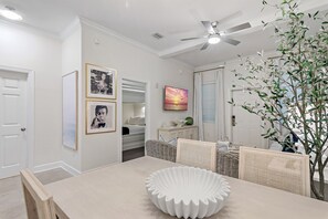 2 chambres, fer et planche à repasser, lit de bébé portatif, Wi-Fi