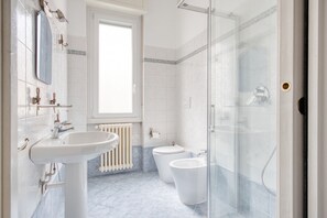 Dusch och bidé