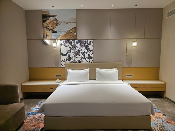 Caja de seguridad en la habitación, escritorio y cortinas blackout 