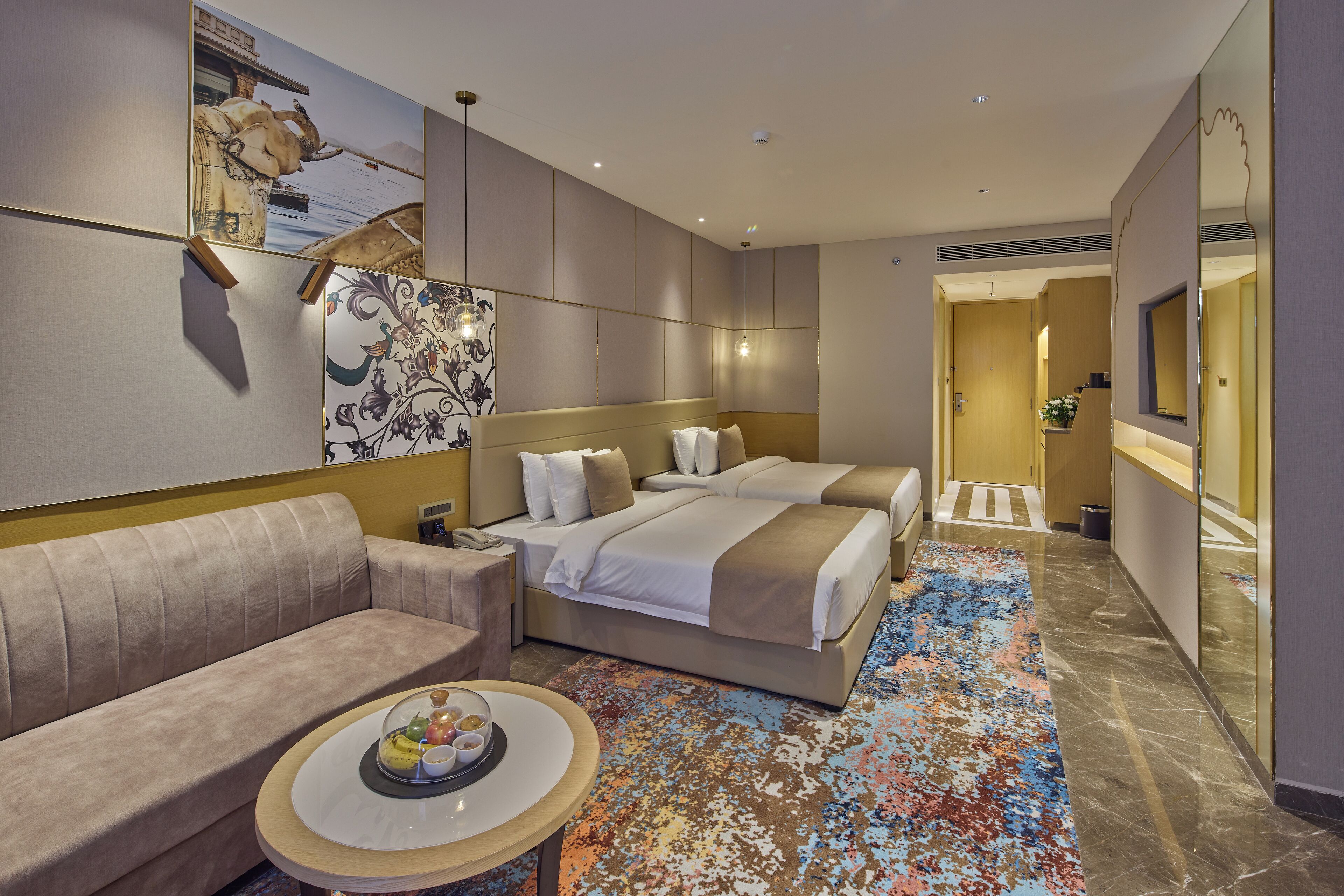 Family Room with 2 Queen Beds | Hypo-allergenic bedding, minibar, in-room safe, desk